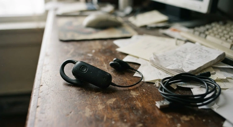 Jabra BT8010 at CES 2007: The Bluetooth Headset That Turned Into Stereo